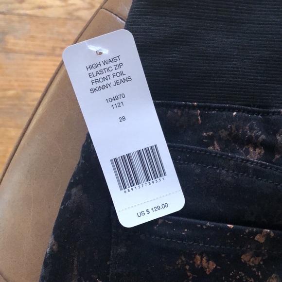 Brand new never worn Bebe high waist elastic zip front foil skinny jeans. Sz: 28 - Picture 1 of 8